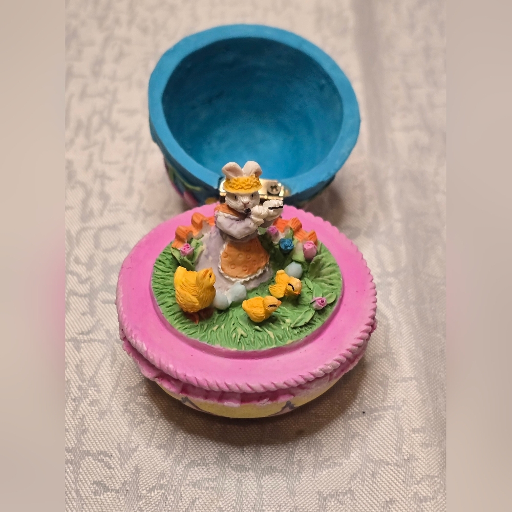 Colorful Easter Egg ~ Bunny Box Decoration Collectible [ Read Details ]